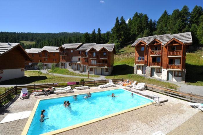 Les Chalets Du Parc Aux Etoiles - Cimes Et Neige Appartement Puy-Saint-Vincent Buitenkant foto